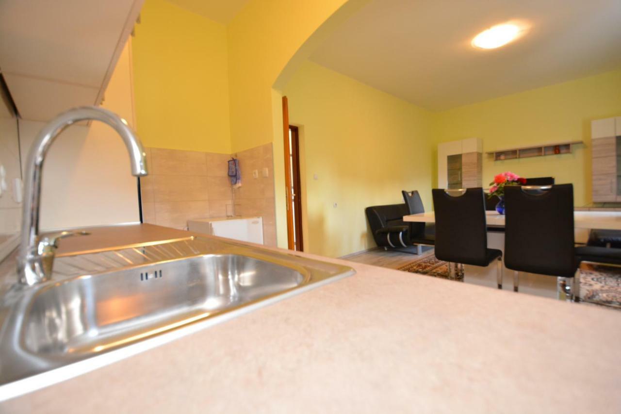 Appartamento Apartman Susic Policnik Esterno foto